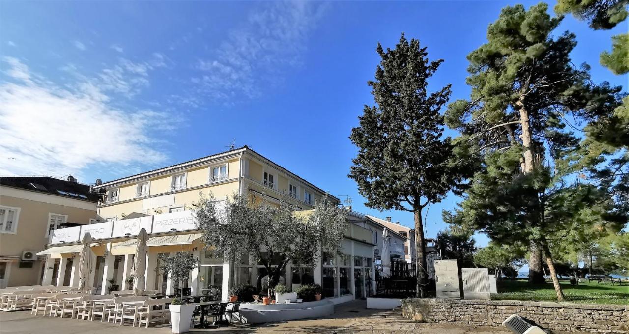 Mirta Deluxe Superior 5 Star Apartment, Your Piece Of Heaven By The Sea & Park, With Sea & Park View Novigrad  Exterior photo