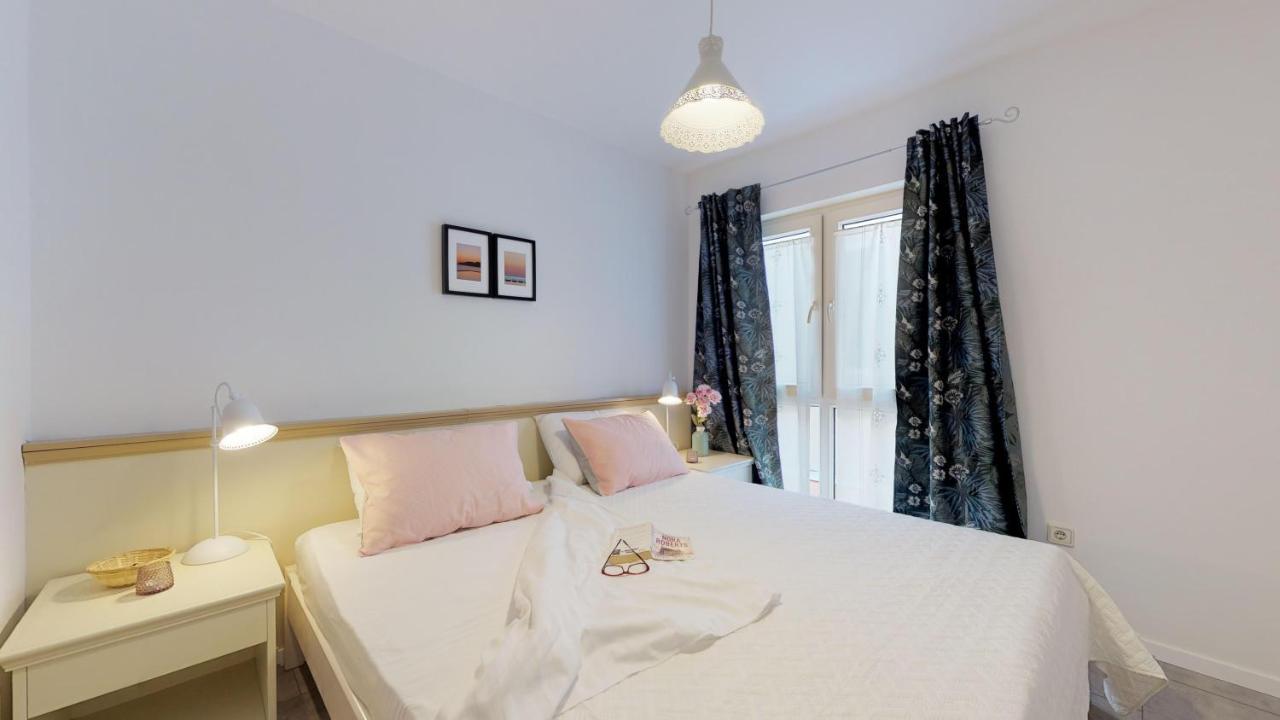Mirta Deluxe Superior 5 Star Apartment, Your Piece Of Heaven By The Sea & Park, With Sea & Park View Novigrad  Exterior photo