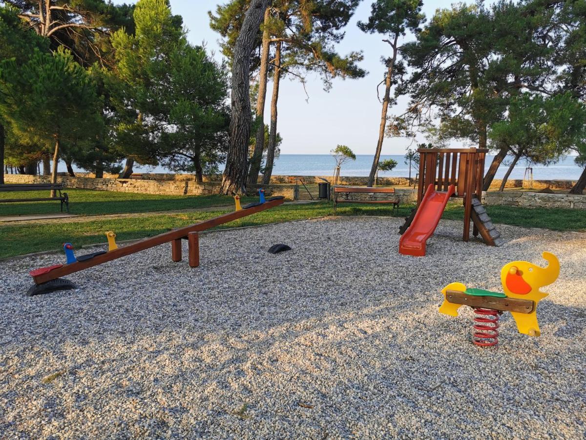 Mirta Deluxe Superior 5 Star Apartment, Your Piece Of Heaven By The Sea & Park, With Sea & Park View Novigrad  Exterior photo