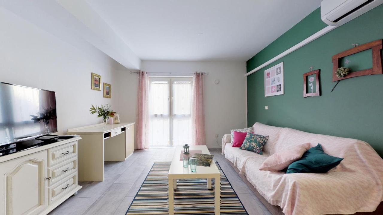 Mirta Deluxe Superior 5 Star Apartment, Your Piece Of Heaven By The Sea & Park, With Sea & Park View Novigrad  Exterior photo
