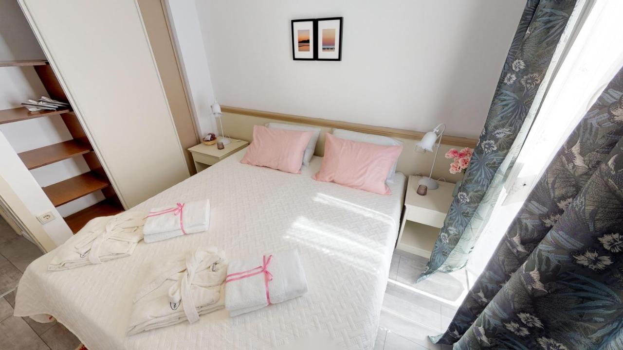 Mirta Deluxe Superior 5 Star Apartment, Your Piece Of Heaven By The Sea & Park, With Sea & Park View Novigrad  Exterior photo