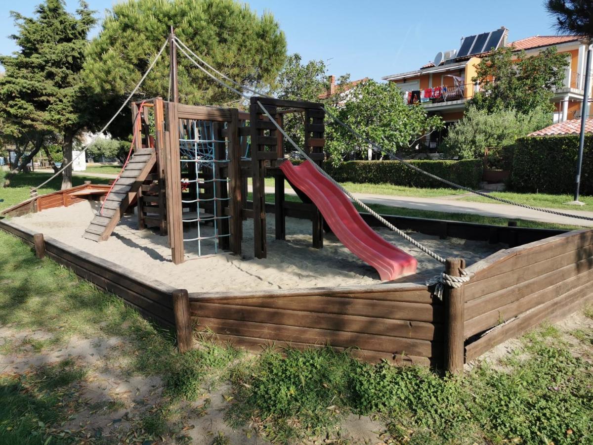 Mirta Deluxe Superior 5 Star Apartment, Your Piece Of Heaven By The Sea & Park, With Sea & Park View Novigrad  Exterior photo