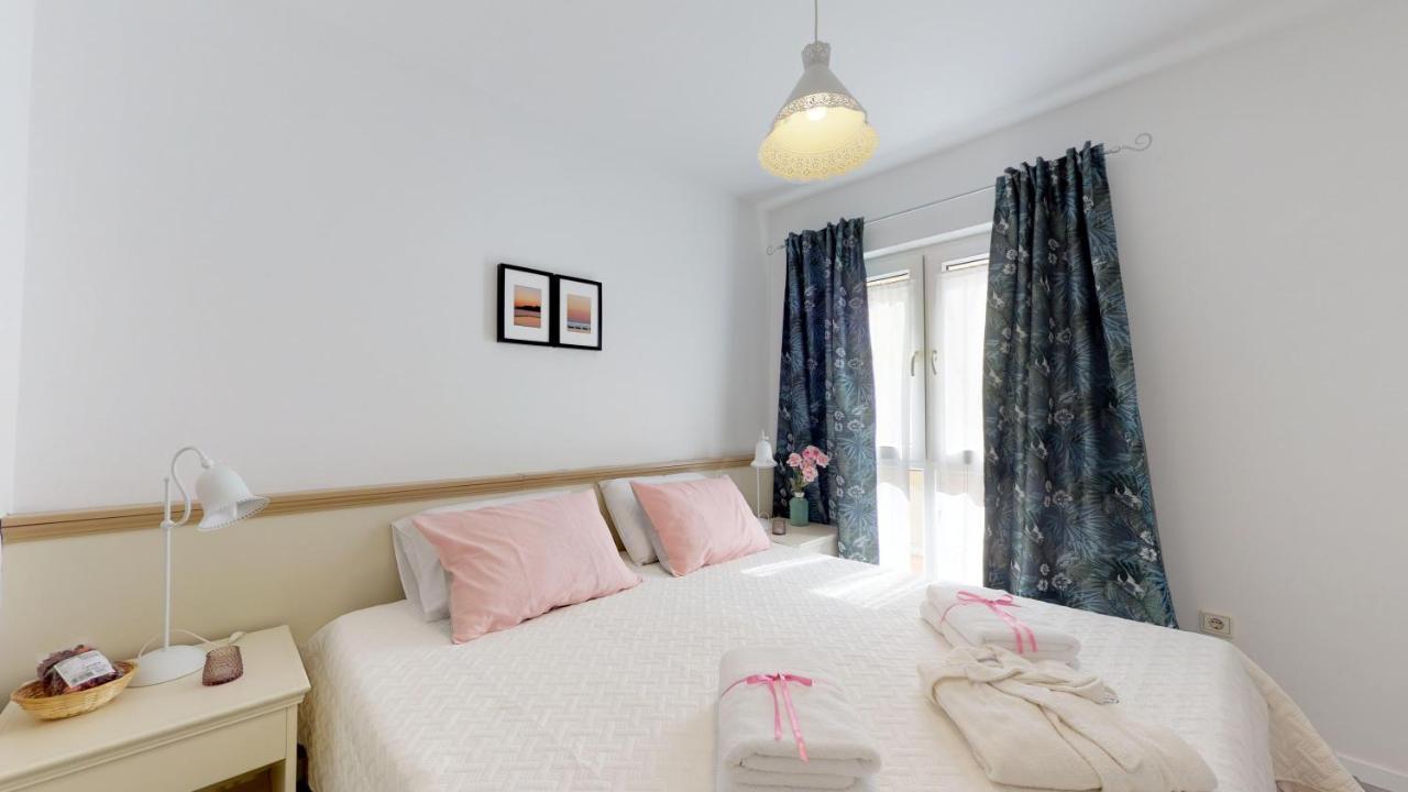 Mirta Deluxe Superior 5 Star Apartment, Your Piece Of Heaven By The Sea & Park, With Sea & Park View Novigrad  Exterior photo