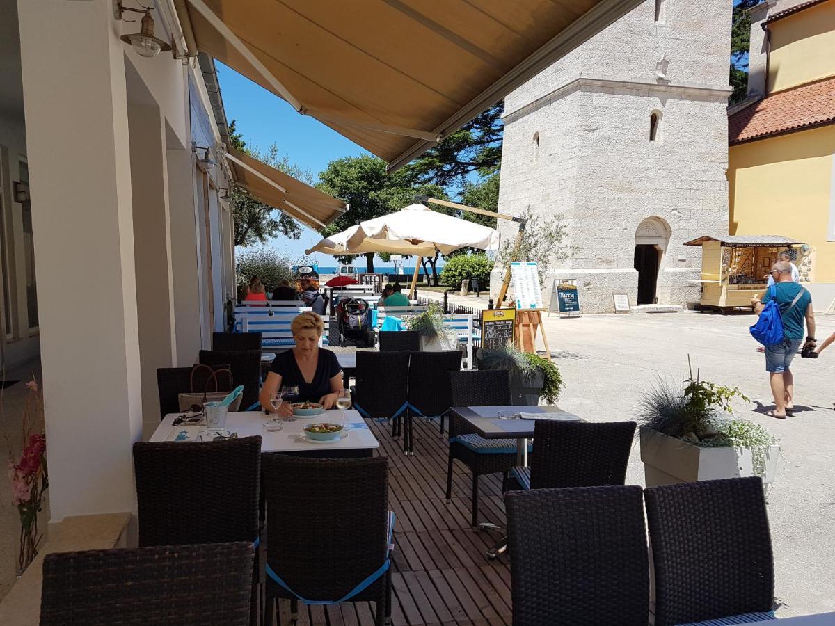 Mirta Deluxe Superior 5 Star Apartment, Your Piece Of Heaven By The Sea & Park, With Sea & Park View Novigrad  Exterior photo
