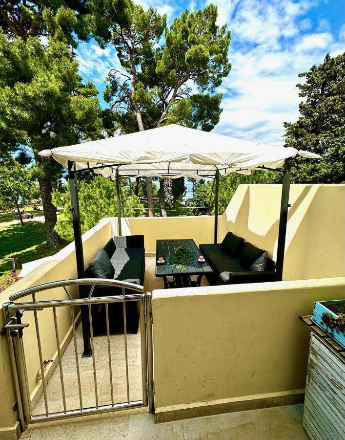 Mirta Deluxe Superior 5 Star Apartment, Your Piece Of Heaven By The Sea & Park, With Sea & Park View Novigrad  Exterior photo