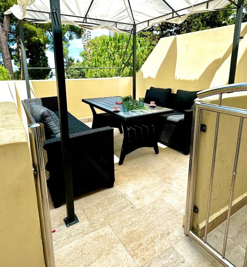 Mirta Deluxe Superior 5 Star Apartment, Your Piece Of Heaven By The Sea & Park, With Sea & Park View Novigrad  Exterior photo